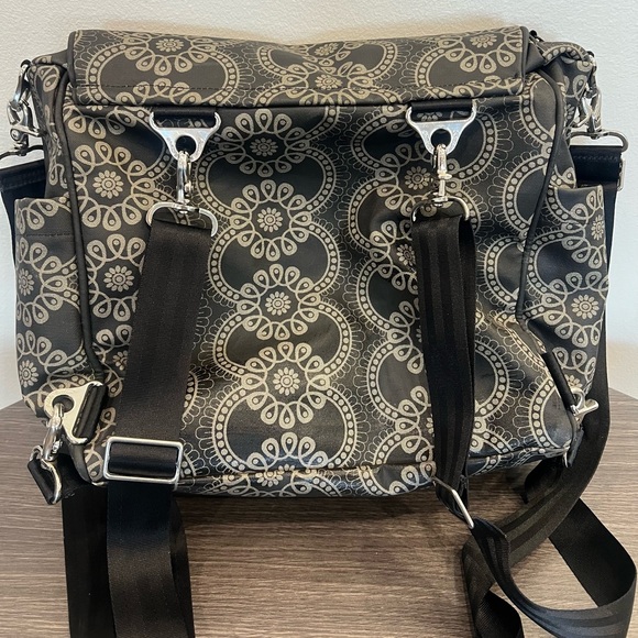 Petunia Pickle Bottom Boxy Diaper Bag Backpack - Picture 13 of 13